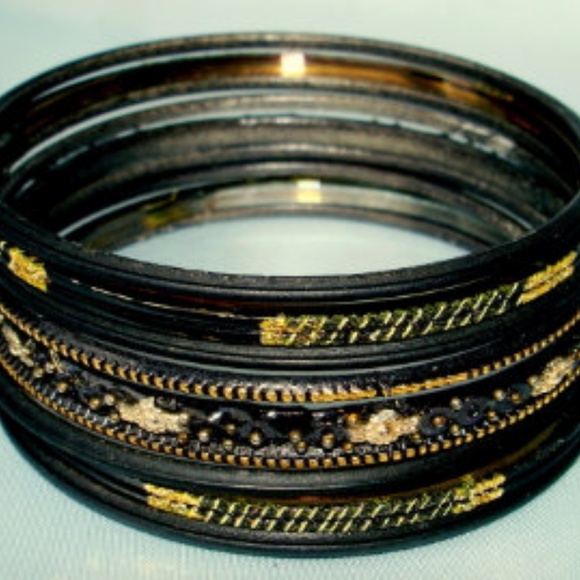 Jewelry - NWT Set of 9 Black & Gold Glass Bangle Bracelets